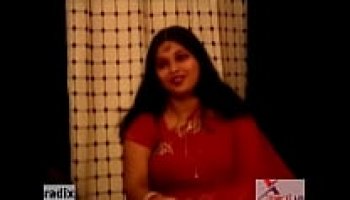 chubby fat indian aunty in red sari